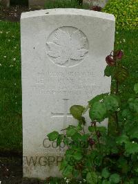Etaples Military Cemetery - Pare, Leon Rene